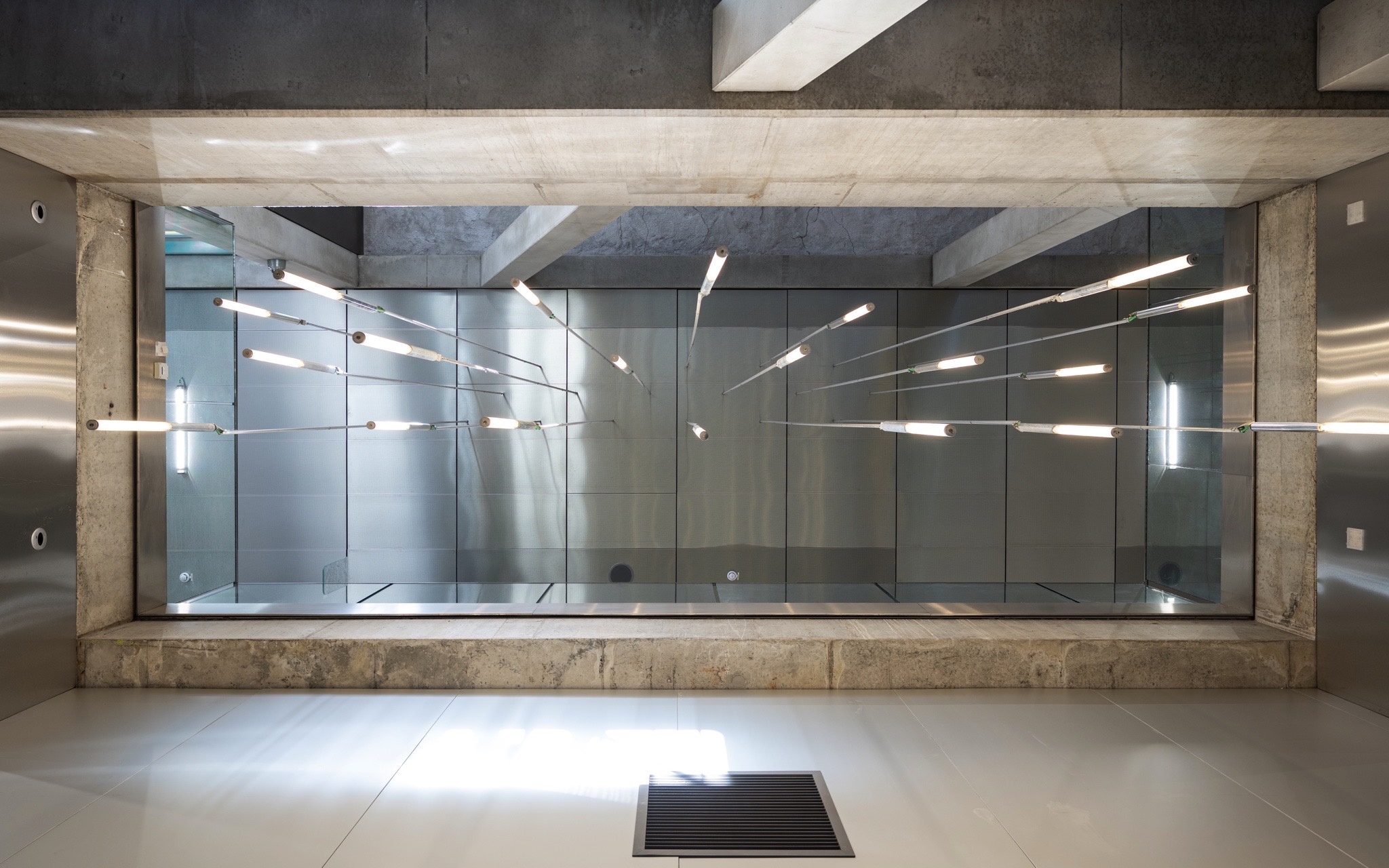 Plafonds mono-acoustiques et de plafonds en inox